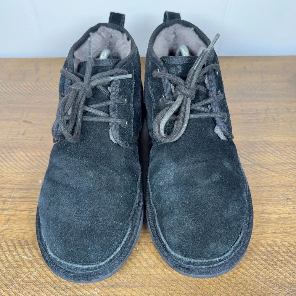 UGG Boots Mens 9 Black Suede Neumel Chukka Sheepskin Classic Lace Up‎ Ankle